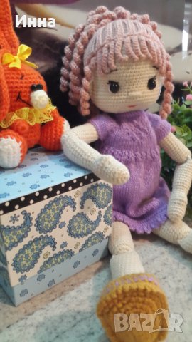 Плетена играчка Кукла Вика + подарък Зайче,  Ръчно изработена, Перфектен подарък, снимка 16 - Плюшени играчки - 41772690
