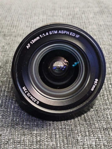 Viltrox AF 13mm f/1.4 XF - Fujifilm X Mount, перфектен, снимка 2 - Обективи и филтри - 52641399