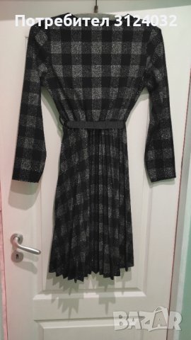 Продавам елегантна рокля с дълъг ръкав , снимка 2 - Рокли - 39369709