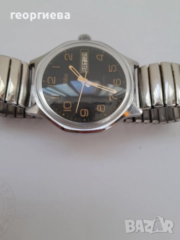 прекрасен часовник Slava,като нов, снимка 2 - Антикварни и старинни предмети - 53745432