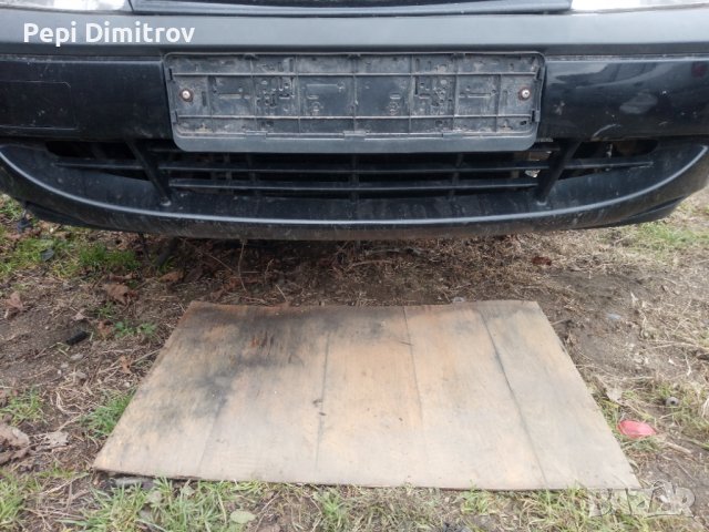 Предна броня за Ford Fiesta 4, снимка 2 - Части - 39284359