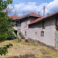 Продавам къща с двор в село Нисово , снимка 3 - Къщи - 40671034