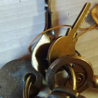 Стари ключове на връзка №3 ,7 броя, снимка 1 - Антикварни и старинни предмети - 34305504