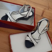 Дамски сандали бели, снимка 1 - Сандали - 40776277
