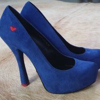 Обувки Love Moschino 37 номер, снимка 1 - Дамски обувки на ток - 42730101