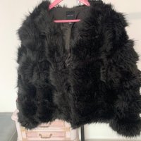 Пухено палто в размер М, снимка 1 - Палта, манта - 44407246
