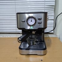 Нова -Кафе машина Princess за еспресо 1100 W, 20 бара, снимка 1 - Кафемашини - 44383591