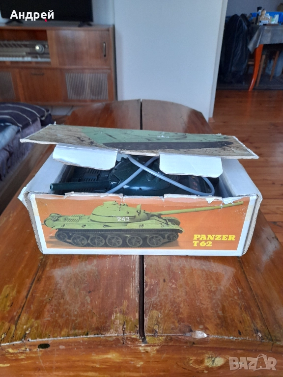 Стара играчка танк Panzer T62, снимка 1
