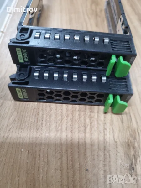 Fujitsu Rx200 Rx300 S6 S7 S8 2.5" Caddy Tray / Кади, снимка 1