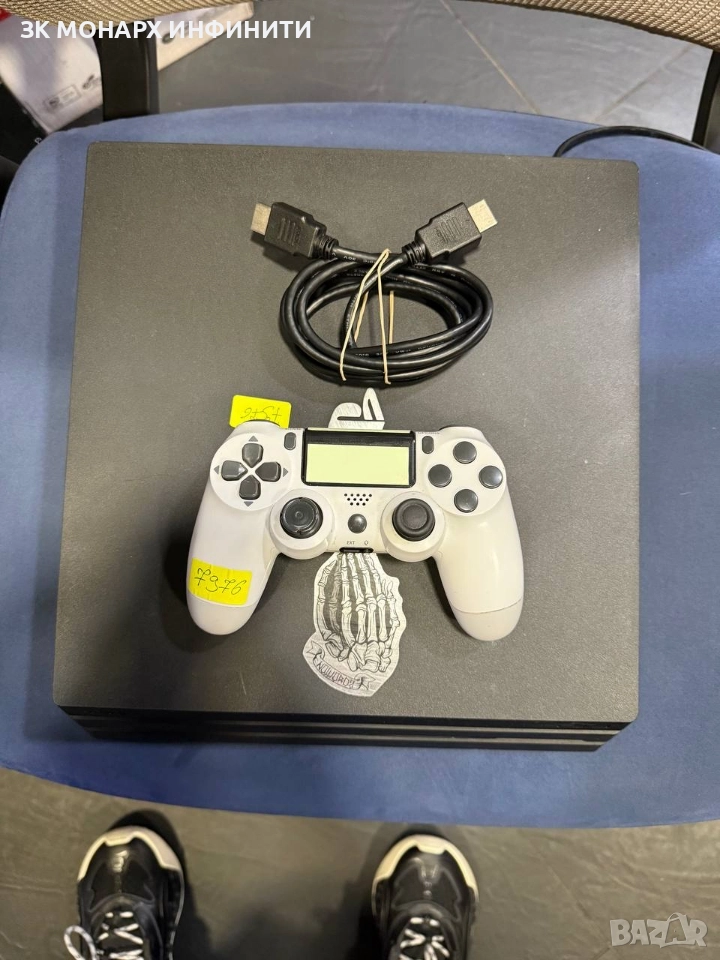 конзола SONY PLAYSTATION 4 Pro 1TB (CUH-7216B) + 1 контролер , снимка 1