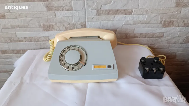 Стар телефон със шайба - военен - П-170 - 1977г., снимка 1