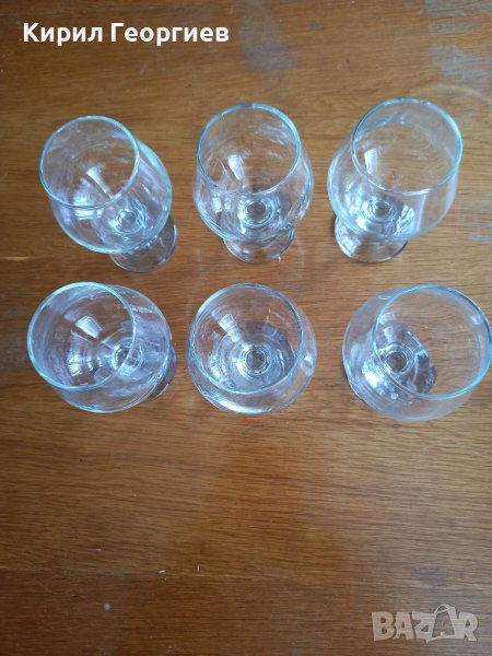 Сет от 6 стъклени чаши на столче за вино , снимка 1