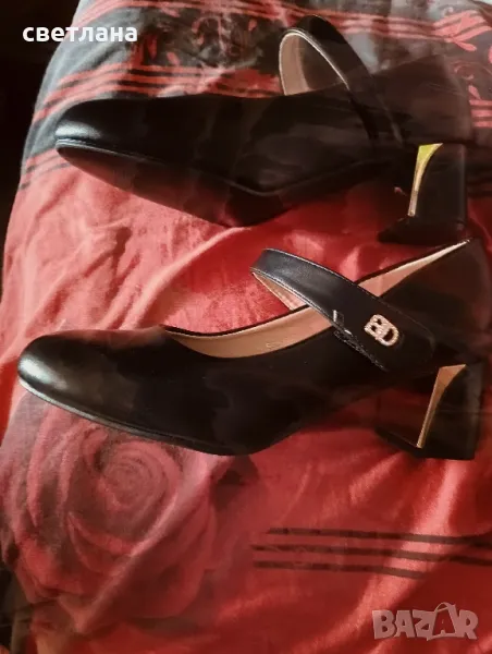 дамски обувки със златен кант на тока с лепка, снимка 1