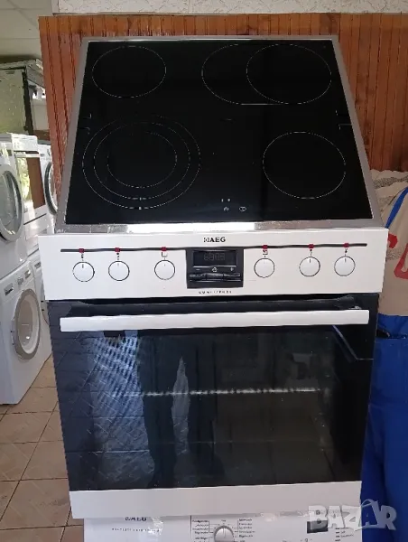 Бяла печка за вграждане с керамичен плот АЕГ Arg с две години гаранция!, снимка 1