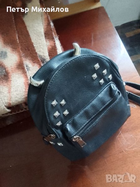 Кожена дамска раничка с рогца, снимка 1