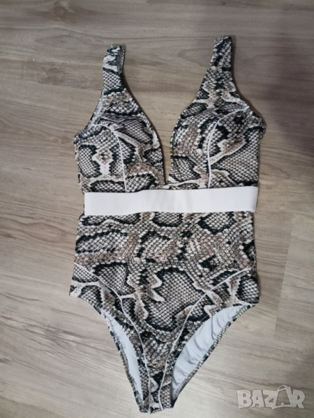 цял бански, размер 40, снимка 1