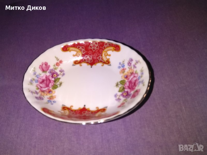 Bavaria alt mitterteich 1887 Germany art colection 24 K Gold маркова порцеланова чинийка 118х95х26мм, снимка 1