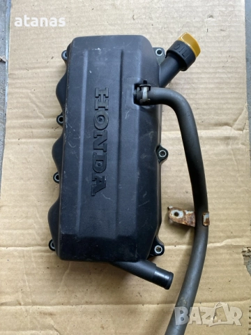 капак на клапани Honda bf50
