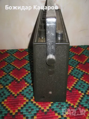 Рядко срещано преносимо радио.Цена- 10 евро.. Пращам по Еконт. За София, може и лично да си го вземе, снимка 2 - Радиокасетофони, транзистори - 49726637