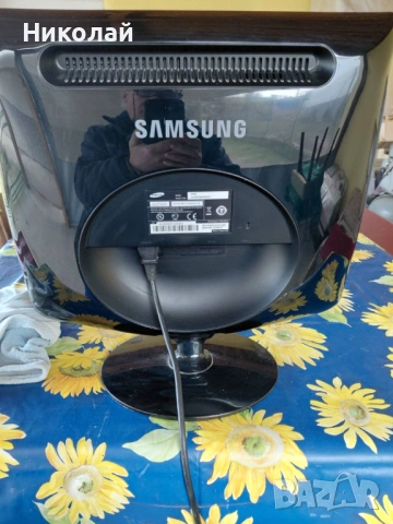 Монитор Самсунг за компютър, снимка 3 - Монитори - 53569385