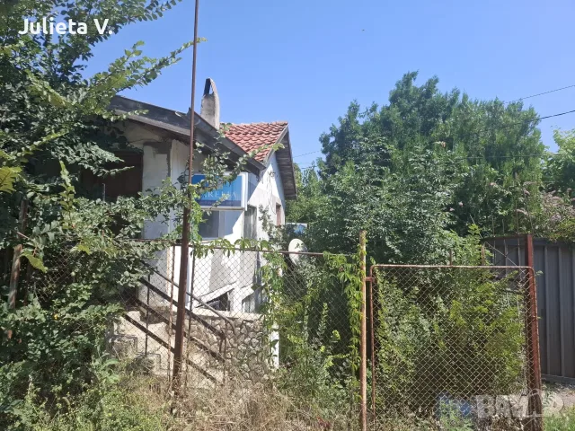 Продавам къща с двор, снимка 2 - Къщи - 55962285