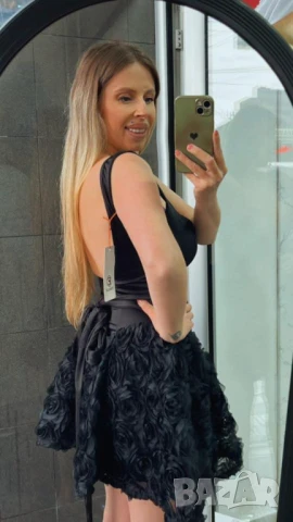 Рокля с 3Д флорален акцент 