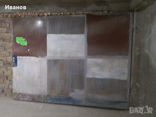 Гаражна врата еднокрила с панти 3 х2,18 м продавам