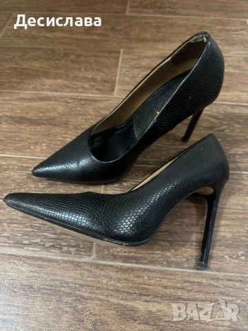 Два чифта обувки Зара и Бершка 36, снимка 4 - Дамски ежедневни обувки - 53689164