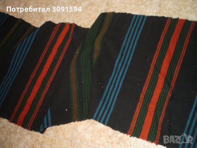 Примитивен ръчно тъкан вълнен килим Червени зелени ивици България 