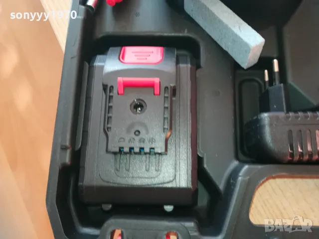 лозарска ножица комплект с 2 батерии и зарядно 0502251551, снимка 7 - Градинска техника - 48979445