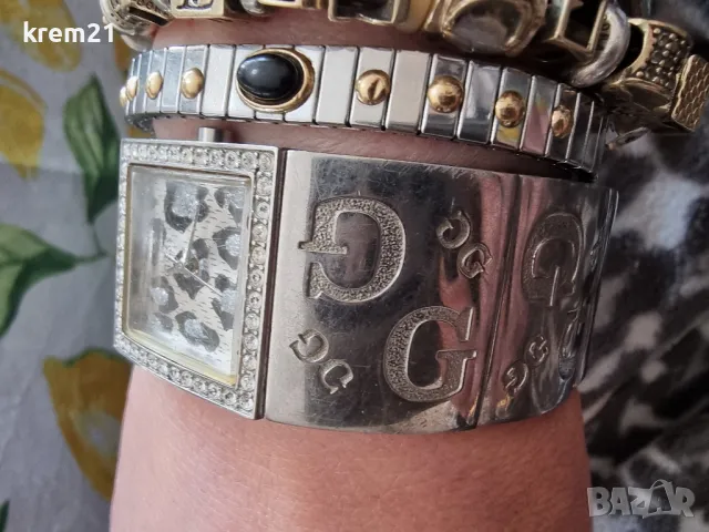 Guess дамски часовник тип гривна, снимка 2 - Дамски - 49585696