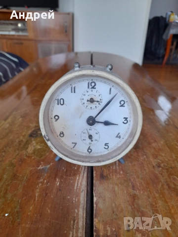 Стар часовник,будилник Mauthe