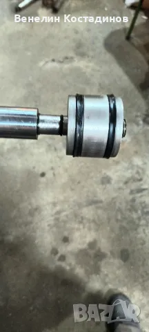 Продавам хидравличен цилиндър