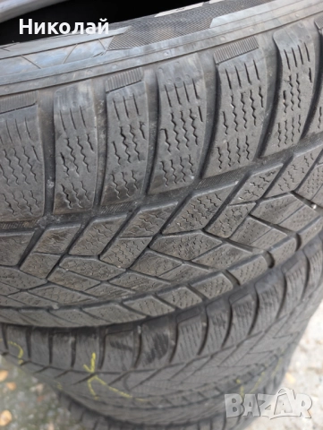 зимни гуми 235/60/18, снимка 2 - Гуми и джанти - 51949276