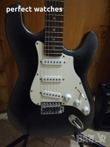 Електрическа китара Power Play с кубе и свързващ аудио кабел , снимка 2 - Китари - 52389404