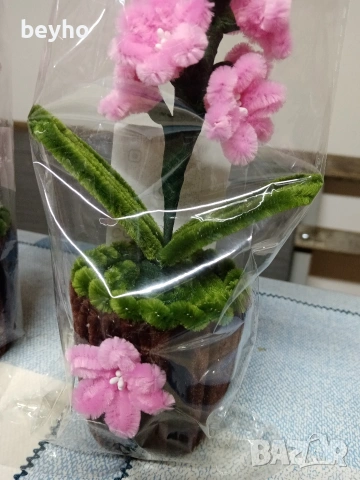 ръчно изработени  цветя от кадифени конци , снимка 4 - Изкуствени цветя - 53430776