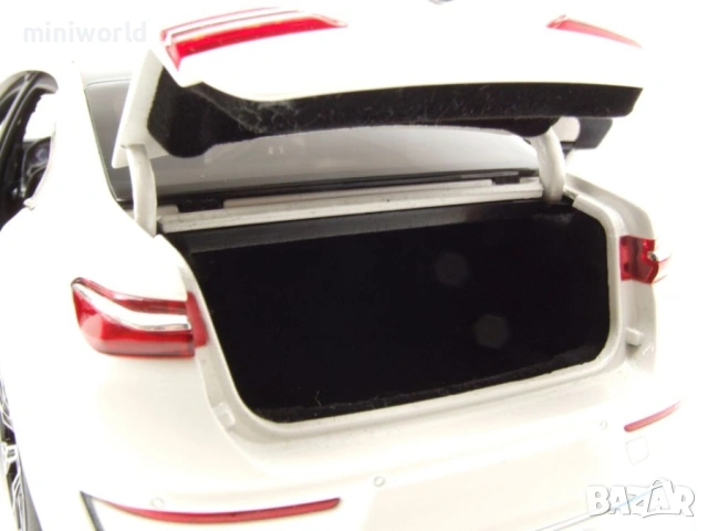 BMW i7 2022 - мащаб 1:18 на Minichamps моделът е нов в кутия, снимка 17 - Колекции - 53561496