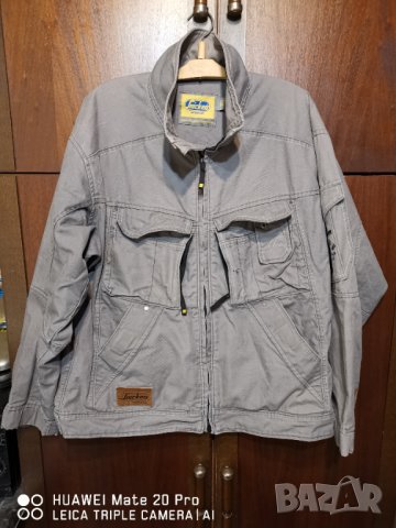 Snickers XL леко яке. 