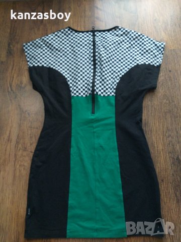 Adidas Originals Women's Retro Racing Dress - страхотна рокля, снимка 11 - Рокли - 33834858