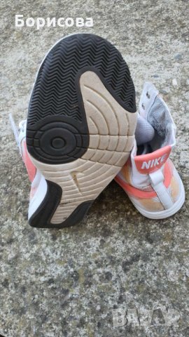 Дамски кецове Nike, снимка 4 - Кецове - 34258504