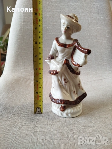 Порцеланова дама, снимка 5 - Статуетки - 53053057