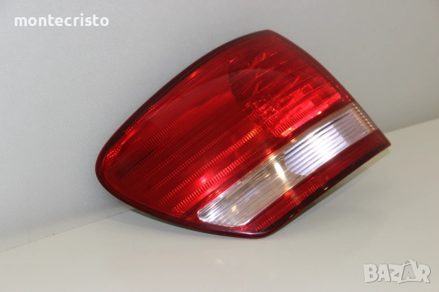 Ляв стоп Toyota Avensis Verso (2001-2004г.) Тойота Авенсис Версо, снимка 3 - Части - 53703671