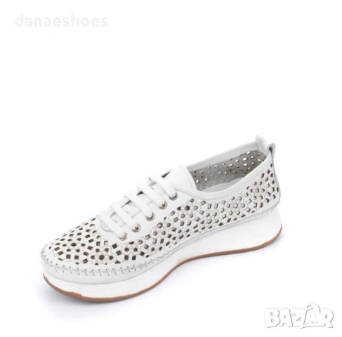 Дамски обувки от естествена кожа с перфорация в бяло , снимка 4 - Дамски ежедневни обувки - 41895262