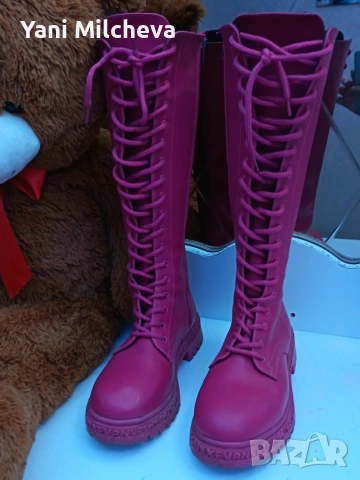 Дамски ботуши – №39, като нови. 