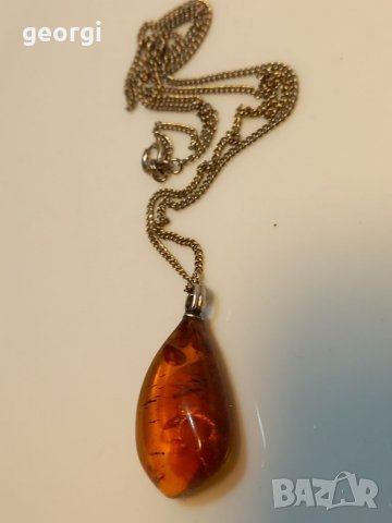 Колие с кехлибарената висулка , снимка 5 - Колиета, медальони, синджири - 39120312