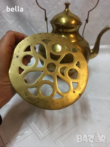 Бронзов голям чайник ,ръчна изработка -калайдисан отвътре ръчно гравиран, поставкан и спиртник, снимка 9 - Антикварни и старинни предмети - 50747831