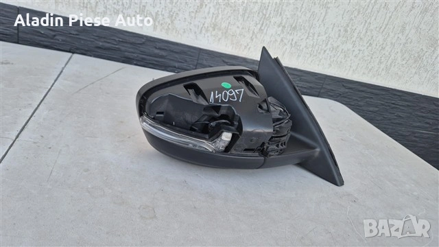 Десно огледало Ford Kuga година 2020 2021 2022 2023 2024 2025 код LV4B-17682DG, LV4B17682DG 