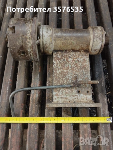 Масивен шпиндел с патронник 125 мм и КЛЮЧ – за струг или шмиргел