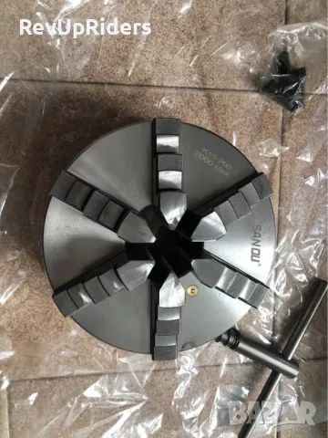 Универсал 200мм 6 челюсти, много точен, снимка 2 - Стругове - 48705994