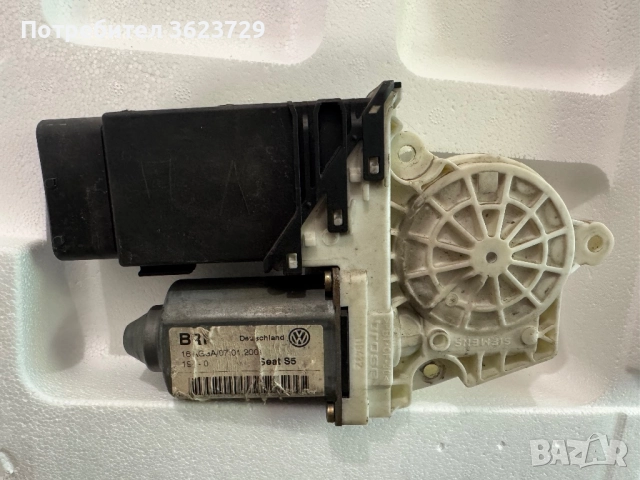 Предно дясно моторче стъклоповдигащ механизъм Сеат Леон motorche stuklopovdigach seat leon 1M